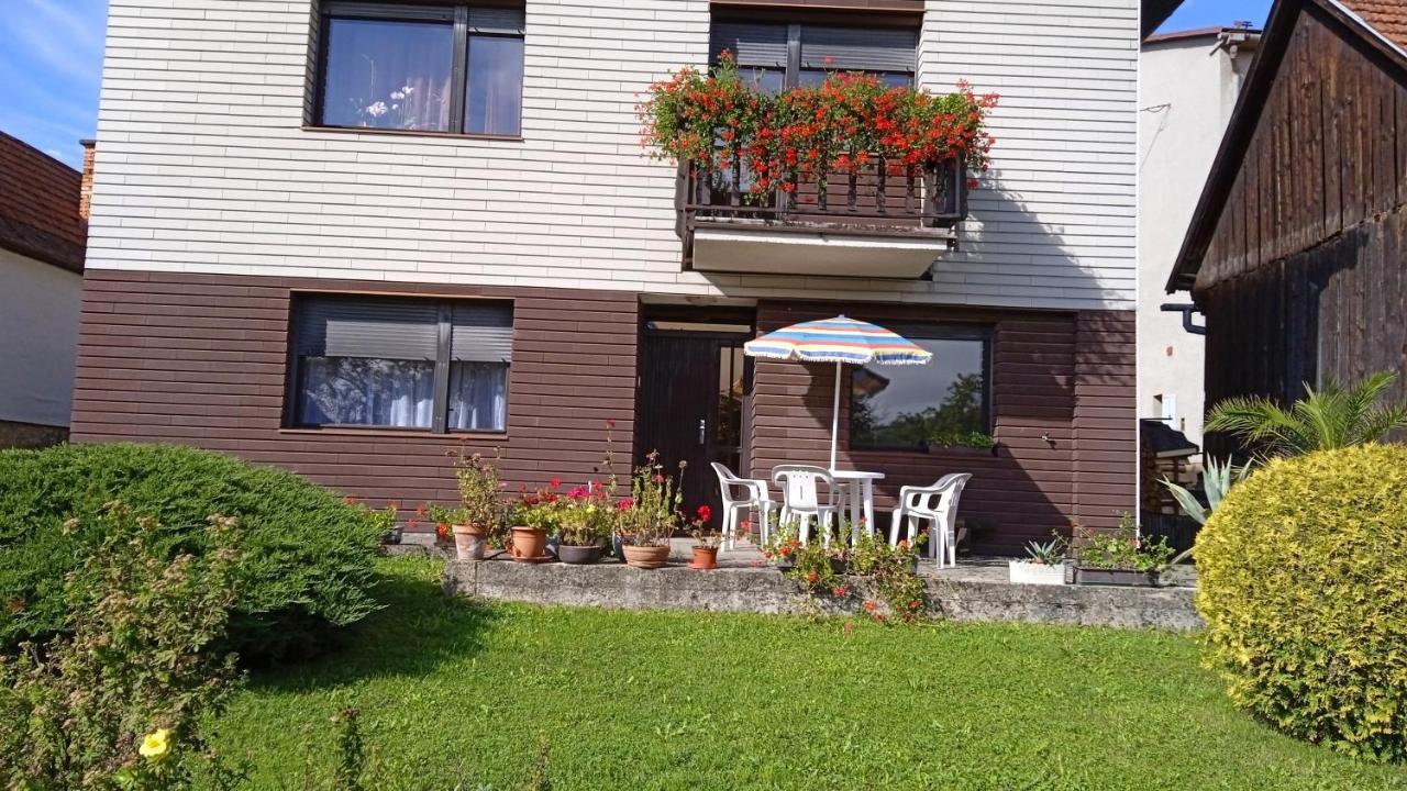Apartman 6 Km Od Centra Banskej Bystrice Banska Bystrica Bagian luar foto